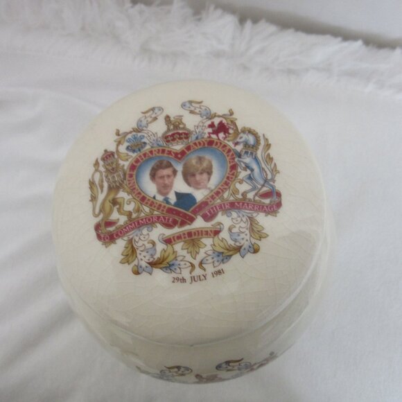 Sadler England Tea Caddy Charles and Diana Royal Wedding Ceramic 1981 Jar Lid - Picture 2 of 8